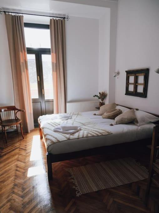 Vista Studio Brasov In The Heart Of The Old City Center Exterior foto