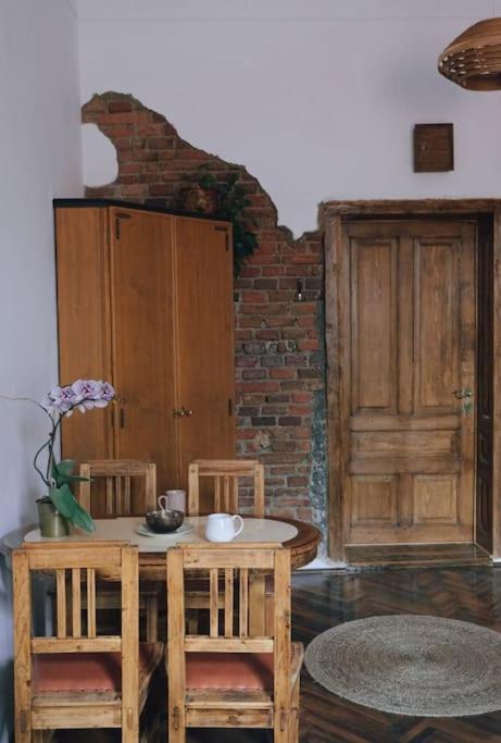 Vista Studio Brasov In The Heart Of The Old City Center Exterior foto